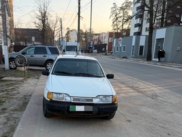 Авто Ford Sierra 1990 № 8620004