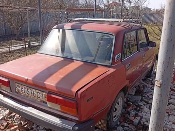 Авто ВАЗ 2107 1988 № 8621954