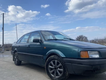 Авто Volkswagen Passat Sedan 1991 № 8622755