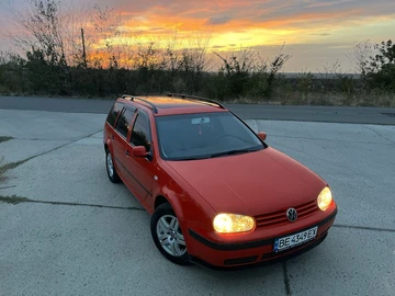 Авто Volkswagen Golf 2000 № 8623916