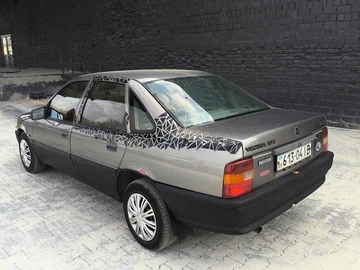 Авто Opel Vectra 1989 № 8624524