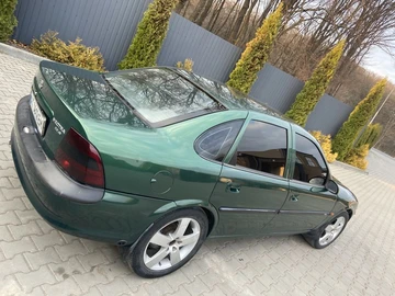 Авто Opel Vectra 1996 № 8624606