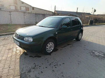 Авто Volkswagen Golf 1999 № 8624791