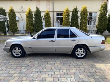 Авто Mercedes W124 1993 № 8624948