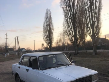 Авто ВАЗ 2107 1990 № 8627086