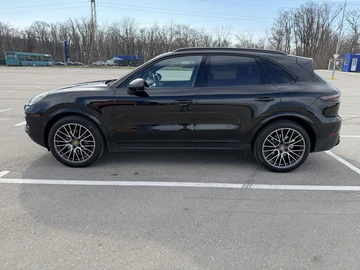 Авто Porsche Cayenne 2019 № 8627321