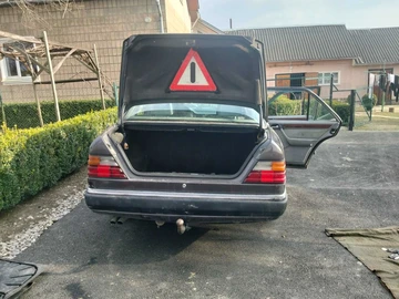 Авто Mercedes W124 1992 № 8627560