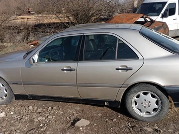 Авто Mercedes 220 1996 № 8627649