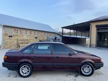 Авто Volkswagen Passat Sedan 1988 № 8627994