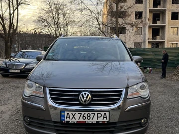 Авто Volkswagen Touran 2008 № 8629227