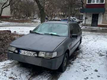 Авто Volkswagen Passat Variant 1994 № 8629238