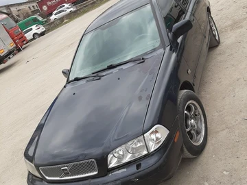 Авто Volvo V40 Kombi 2000 № 8629656