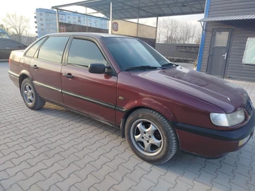 Авто Volkswagen Passat Sedan 1995 № 8629875
