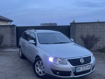 Авто Volkswagen Passat Variant 2005 № 8630113