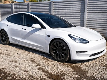 Авто Tesla Model 3 2023 № 8630201