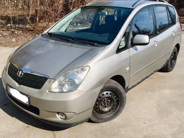 Авто Toyota Corolla Verso 2004 № 8630262
