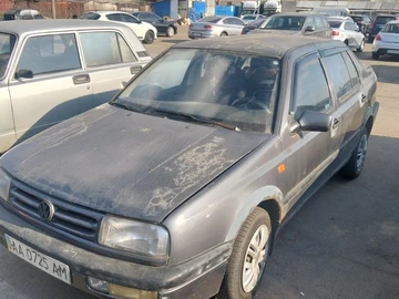 Авто Volkswagen Vento 1996 № 8630688