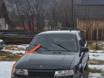 Авто Opel Vectra 1990 № 8631701