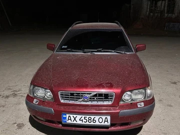 Авто Volvo V40 Kombi 2004 № 8631995