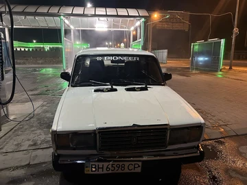 Авто ВАЗ 2107 1992 № 8632019