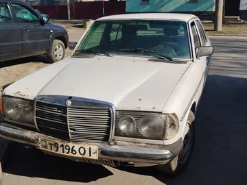 Авто Mercedes W123 1979 № 8632156