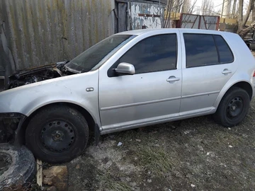Авто Volkswagen Golf 2003 № 8632451