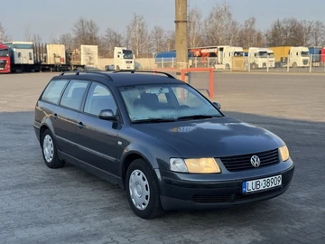 Авто Volkswagen Passat Variant 2000 № 8632771