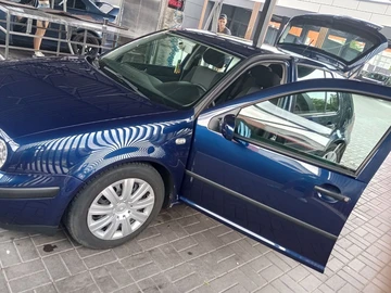 Авто Volkswagen Golf 2000 № 8632802