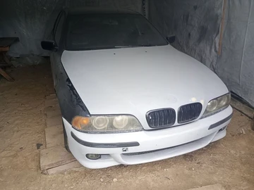 Авто BMW 5 Серия 1999 № 8633347