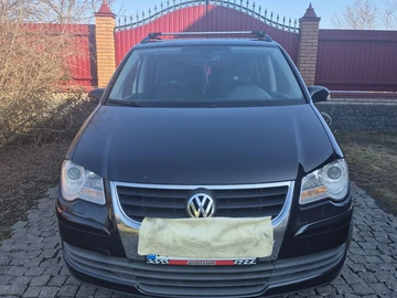 Авто Volkswagen Touran 2009 № 8633793