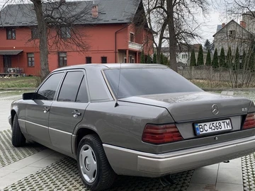Авто Mercedes W124 1992 № 8634447