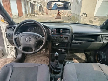 Авто Opel Vectra 1989 № 8635660