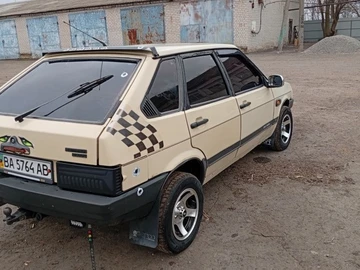 Авто ВАЗ 2109 1989 № 8635692