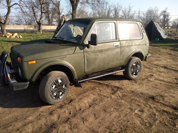 Авто ВАЗ 2121 1993 № 8636285