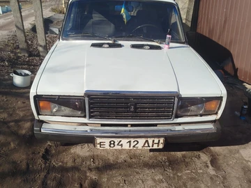 Авто ВАЗ 2107 1992 № 8636389