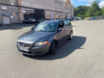 Авто Volvo V50 2009 № 8636707