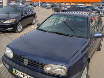 Авто Volkswagen Golf 1995 № 8637257