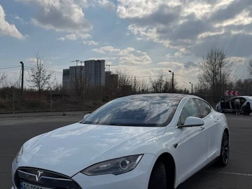 Авто Tesla Model S 2013 № 8637825