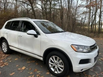 Авто Volkswagen Touareg 2014 № 8637828