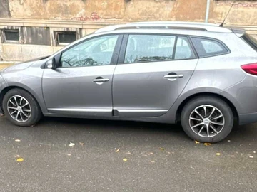 Авто Renault 4 2014 № 8638491