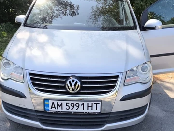 Авто Volkswagen Touran 2008 № 8638530