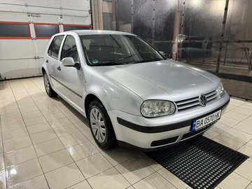 Авто Volkswagen Golf 2000 № 8639009