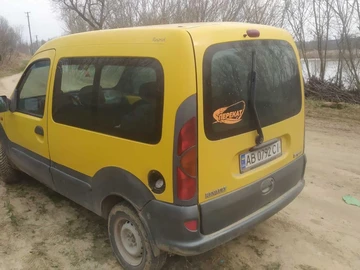 Авто Renault Kangoo Passenger 2000 № 8639360