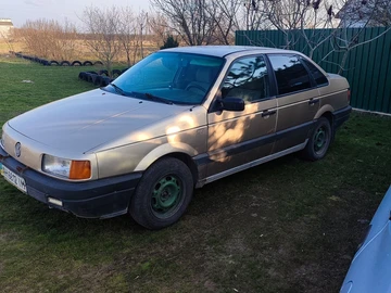 Авто Volkswagen Passat Sedan 1989 № 8639924