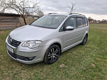 Авто Volkswagen Touran 2010 № 8640158