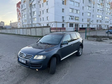 Авто Volkswagen Touareg 2005 № 8641120