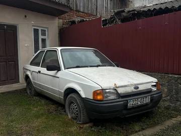 Авто Ford Escort 1987 № 8642438