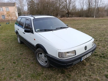 Авто Volkswagen Passat Variant 1989 № 8642548