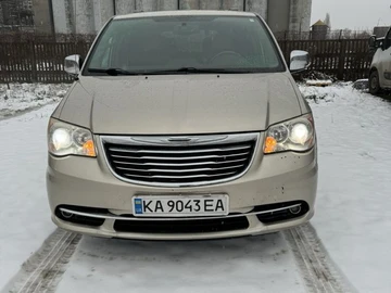 Авто Chrysler Town Country 2013 № 8642857