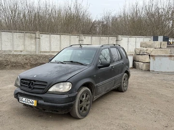 Авто Mercedes Ml Серия 2001 № 8643122